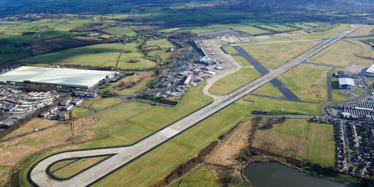 Runway problems force major UK airport to close overnight with passengers warned to check before travelling