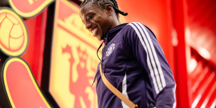 Man Utd bomb squad star on BENCH vs Brighton as he returns to squad in surprising team news