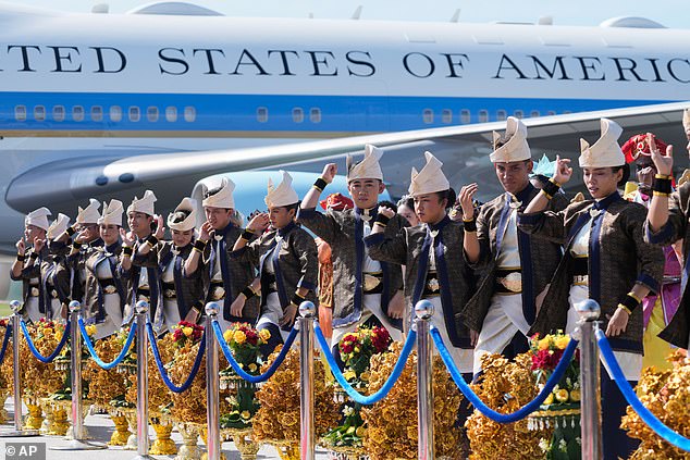 Performers gave Trump a warm welcome, cheering as he arrived at the capital