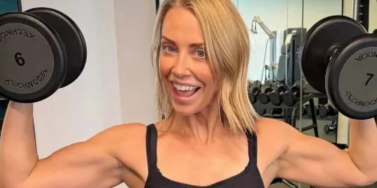 Laura Hamilton wears tight leggings and bra for gruelling workout after gaining a stone and vowing to never use fat jabs