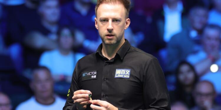 Northern Ireland Open snooker final SUSPENDED after fan taken ill in crowd as players leave the arena