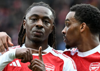 Arsenal 1 Crystal Palace 0: Unconvincing Gunners four points clear after another set-piece but left to sweat on injuries