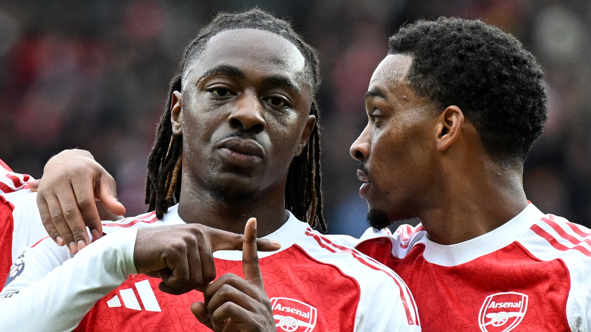 Arsenal 1 Crystal Palace 0: Unconvincing Gunners four points clear after another set-piece but left to sweat on injuries