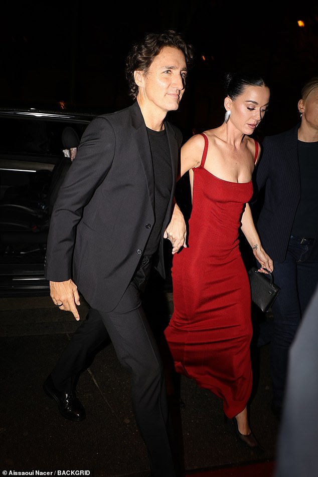 Katy looked amazing in her red birthday outfit in Paris