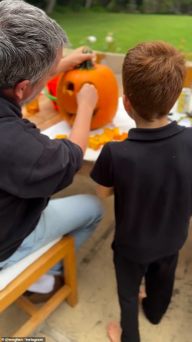 Wanting to guard their children's privacy, the footage only showed the backs of the young siblings