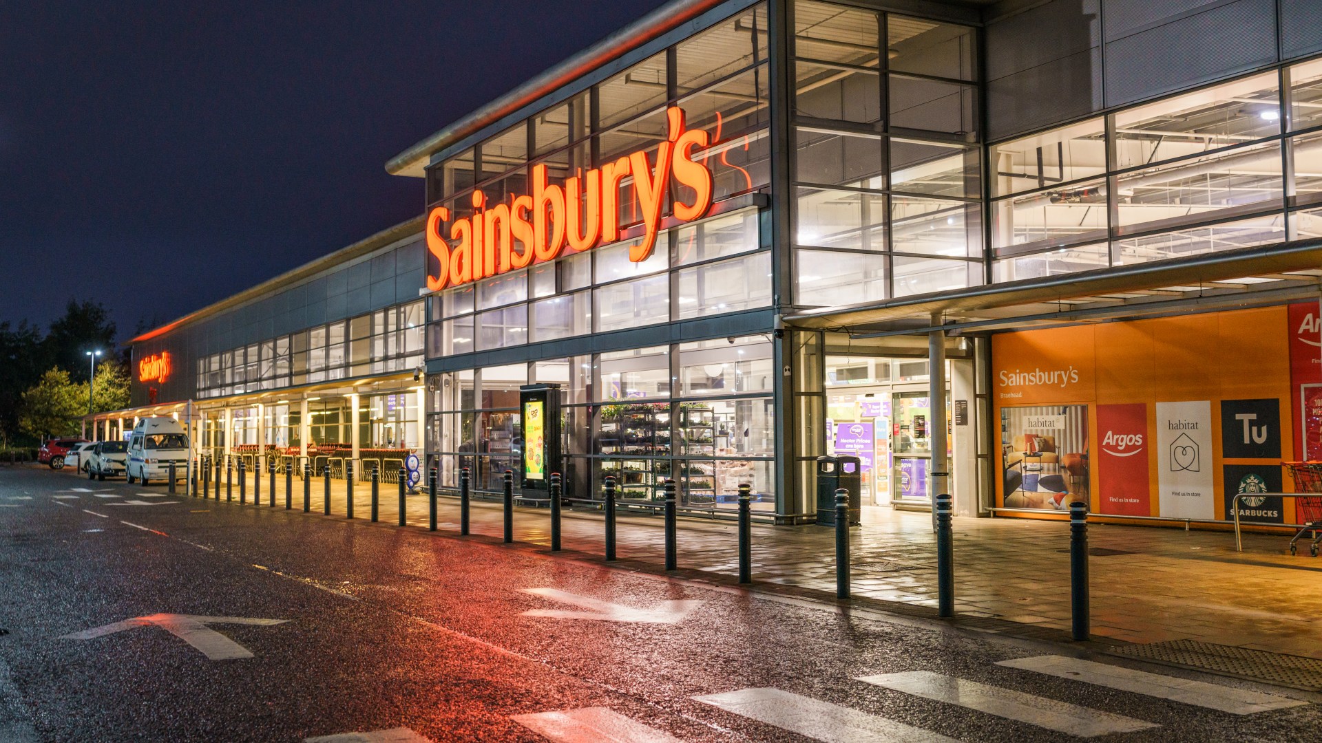 ‘Looks and feels fabulous’ - shoppers go wild for adorable £24 Sainsbury’s knit that’s perfect for Christmas