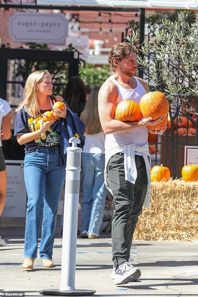 The 28-year-old nepo baby showed off his buff physique as he was seen enjoying a family day at a pumpkin patch in Brentwood, California on Sunday
