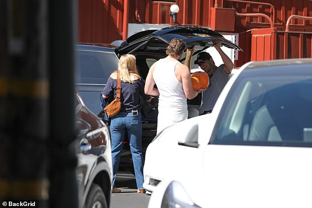 It certainly seemed to be a fun day of familial bonding