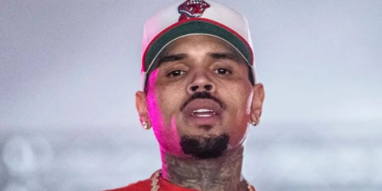 Singer Chris Brown can return to US from Britain after allegedly attacking US producer in club