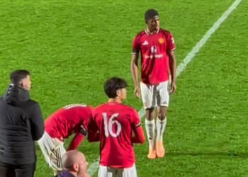 Two players subbed off 30 SECONDS into Man Utd clash in repeat of Robbie Savage tactics