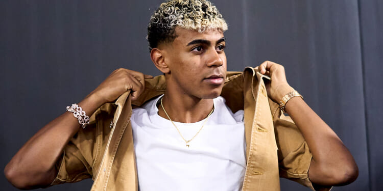 Lamine Yamal 'buying Gerard Pique and Shakira's £9.5million mansion' with stunning pool and recording studio