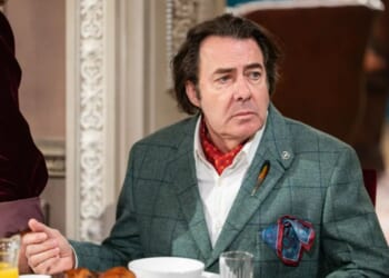 Jonathan Ross reveals unaired Celeb Traitors moment throwing round table into chaos