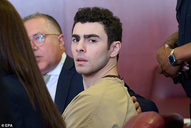 However, he allegedly wrote that he switched to Lil Durk on a fellow inmate's insistence