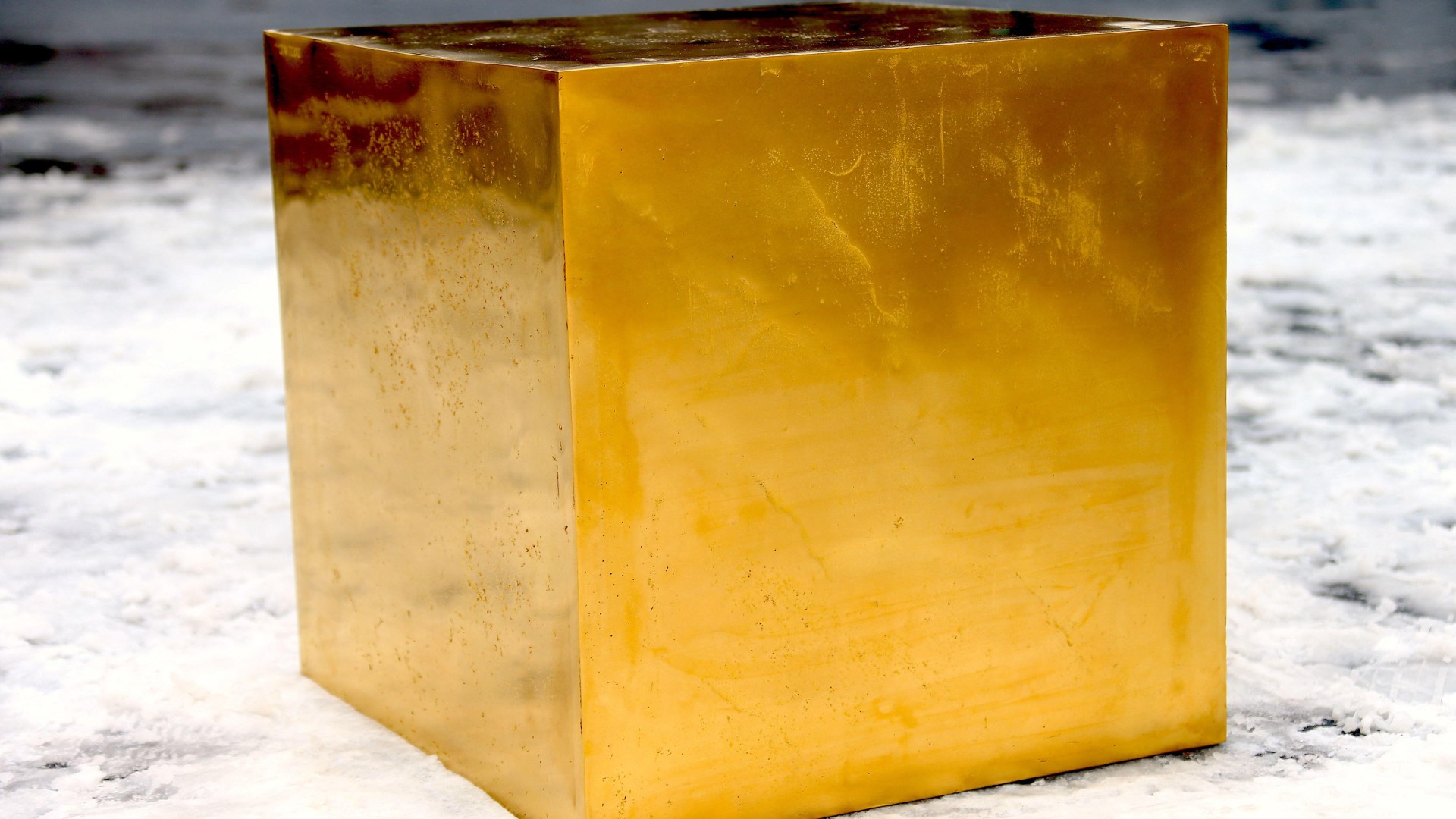 You could own a stake in a giant 186kg solid GOLD cube after movie tycoon goes bankrupt