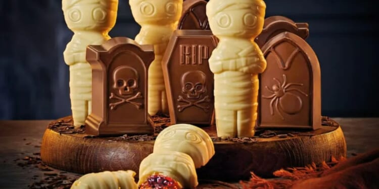 Trick or treaters run to Aldi to pick up spook-tacular Halloween treats from £2.99