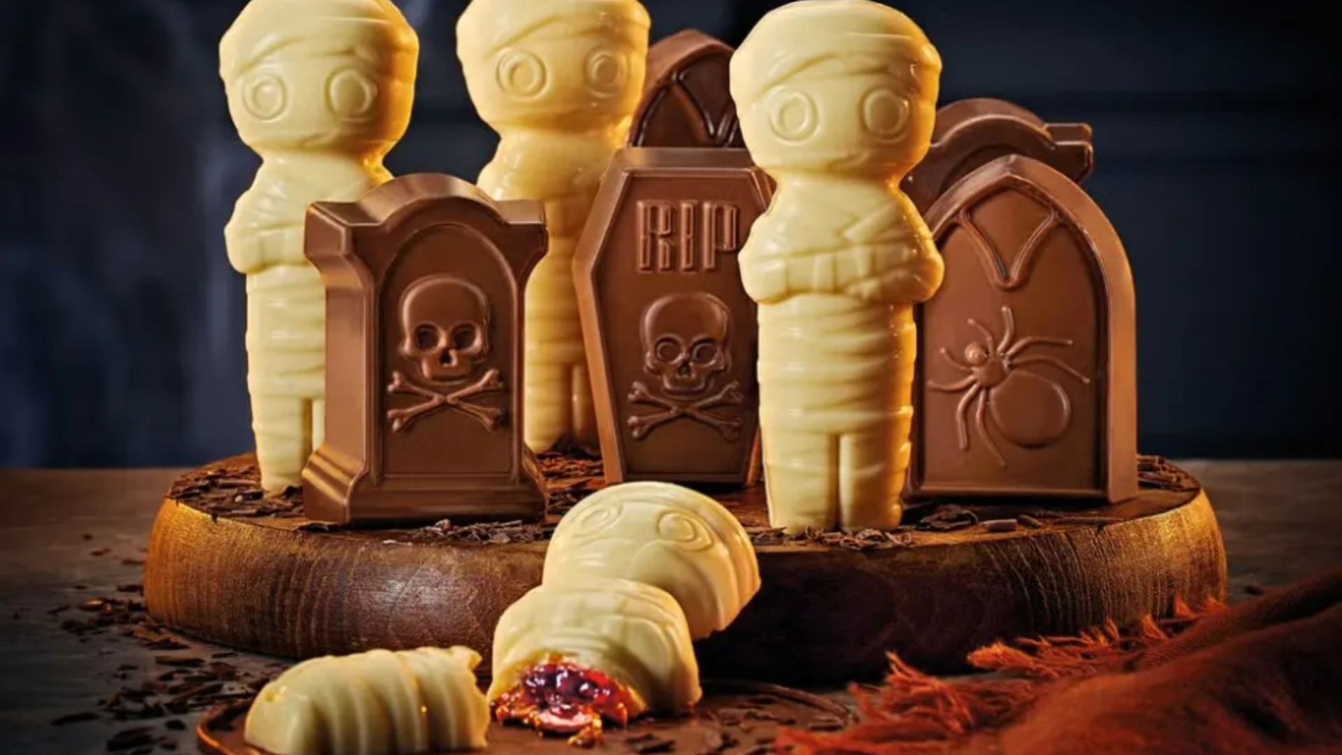 Trick or treaters run to Aldi to pick up spook-tacular Halloween treats from £2.99