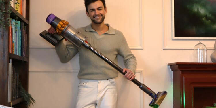 the Rolls-Royce of cordless vacuums is £150 off for Black Friday