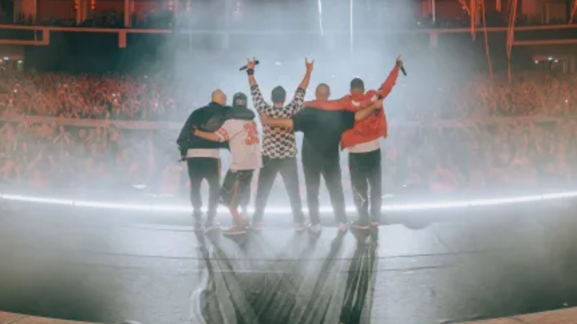 Inside original Five line-up's comeback gig after 25 years packed with 90s hits, screaming fans & impressive dancing