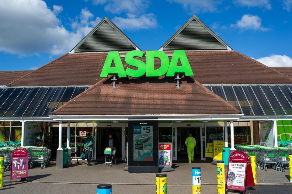 Cippenham, Slough, Berkshire, UK. 15th April, 2021. Supermarket giant Asda has entered into consultation with its 1200 bakery staff across the UK who may face redundancies following the announcement that the Asda stores are to change the supply to th
