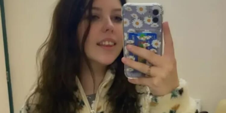 I’m an unemployed mum, 27, in credit card debt