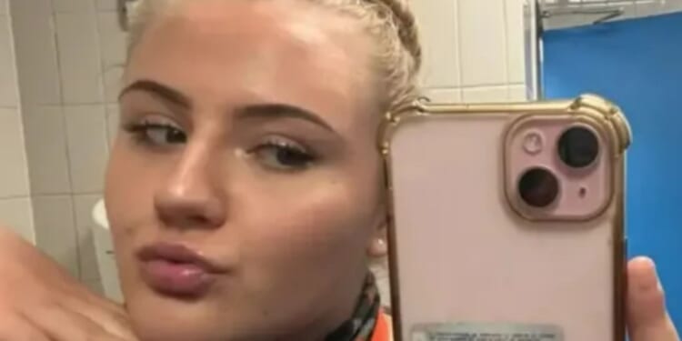 I’m an EasyJet flight attendant