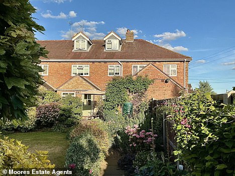 With stunning views from both the front and back of the property, this Stamford family home epitomises idyllic countryside living
