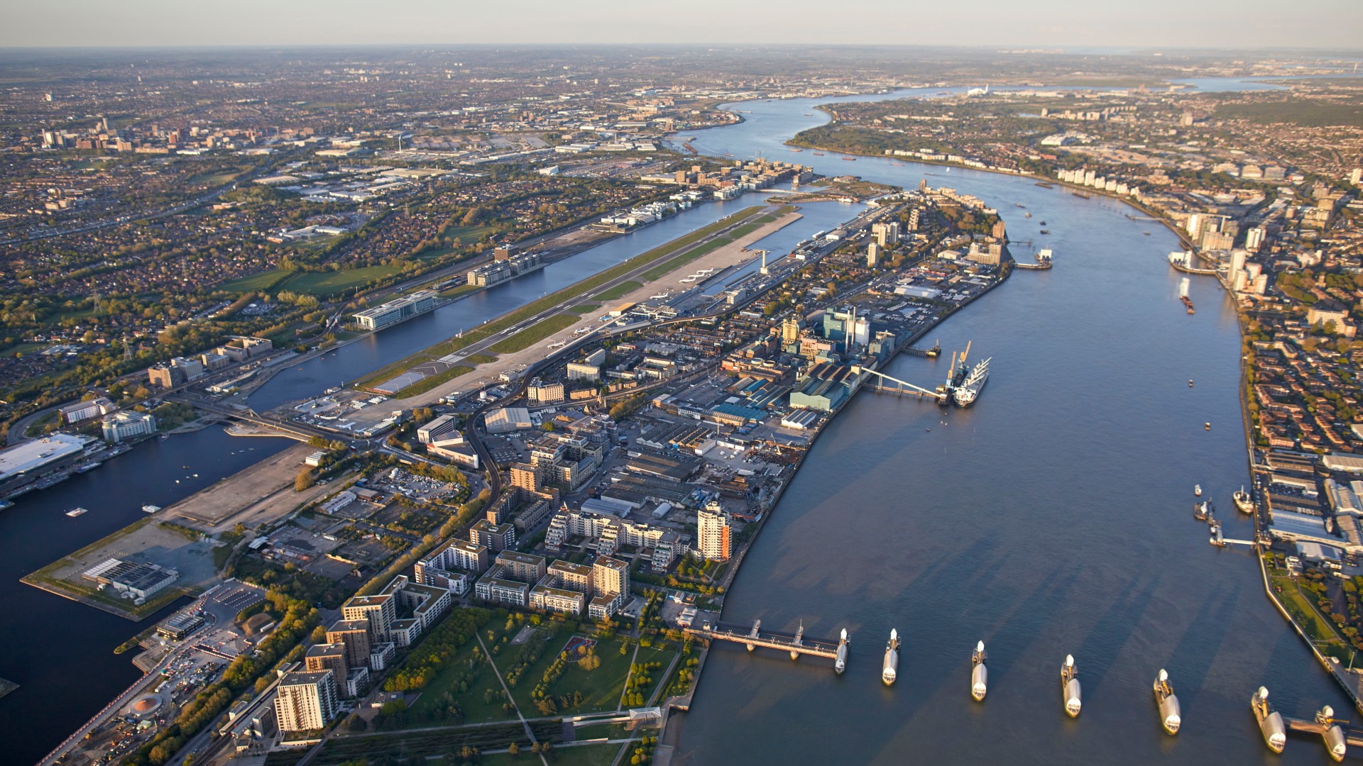 Major airport to axe free passenger drop offs