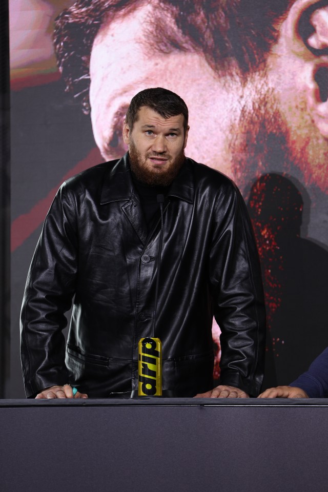 Arslanbek Makhmudov at a press conference.