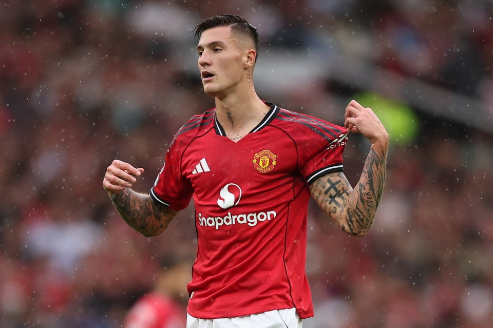 Manchester United v Burnley - Premier League