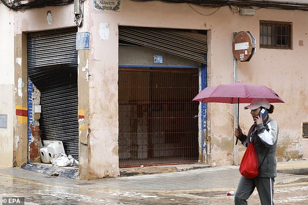 Spain's weather agency on Thursday issued its highest alert for heavy rains in Alicante