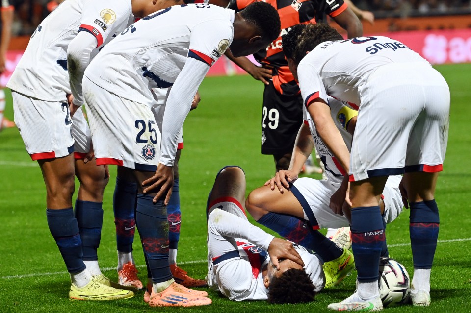 TOPSHOT-FBL-FRA-LIGUE1-LORIENT-PSG