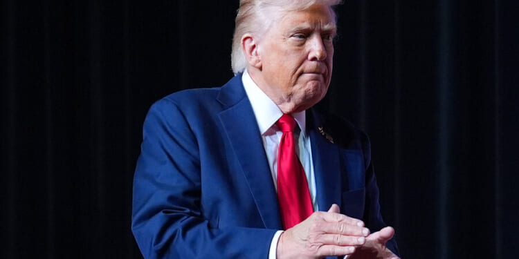 Despite government shutdown, Trump says troops will receive paycheck