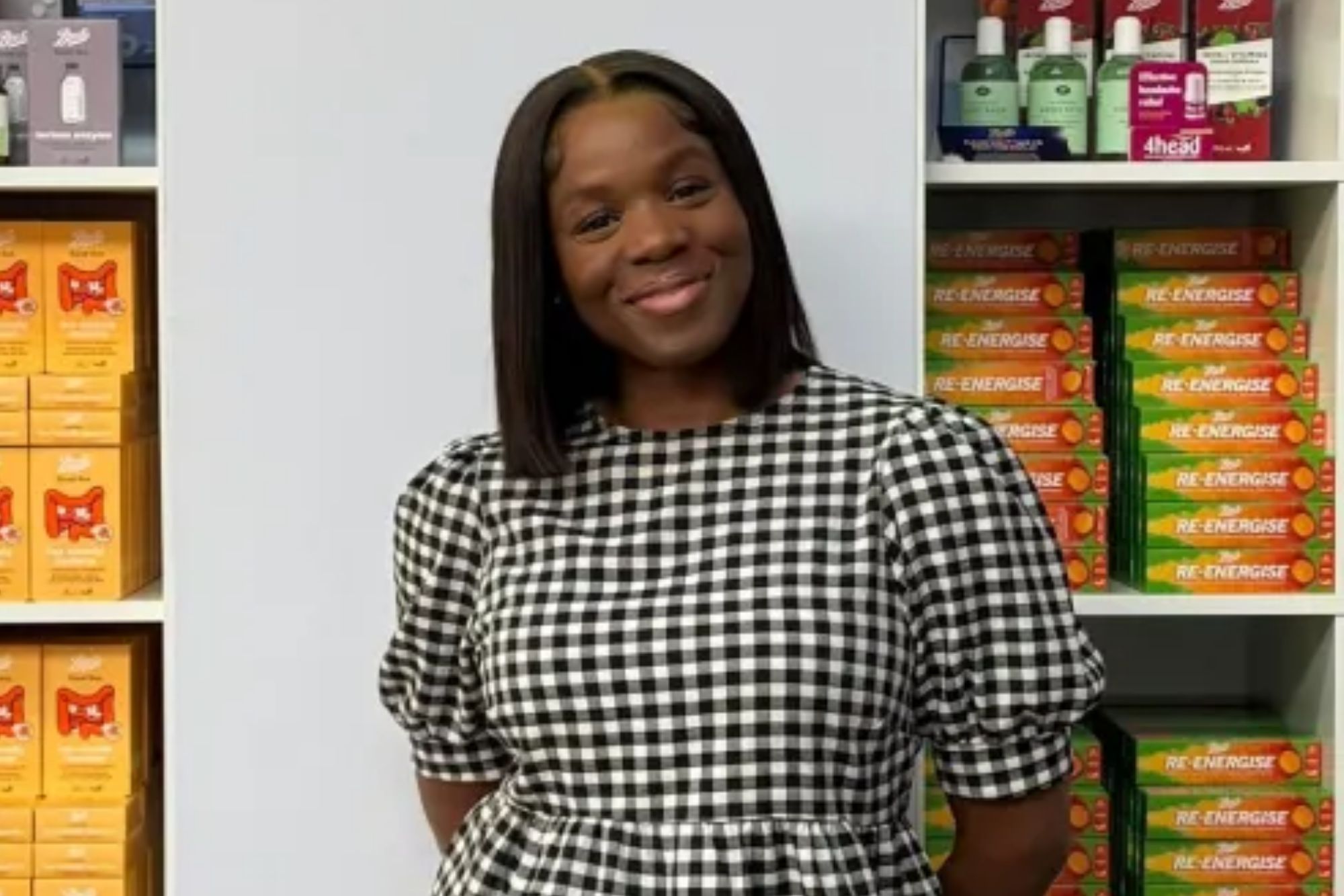 An image collage containing 1 images, Image 1 shows NINTCHDBPICT001032977616