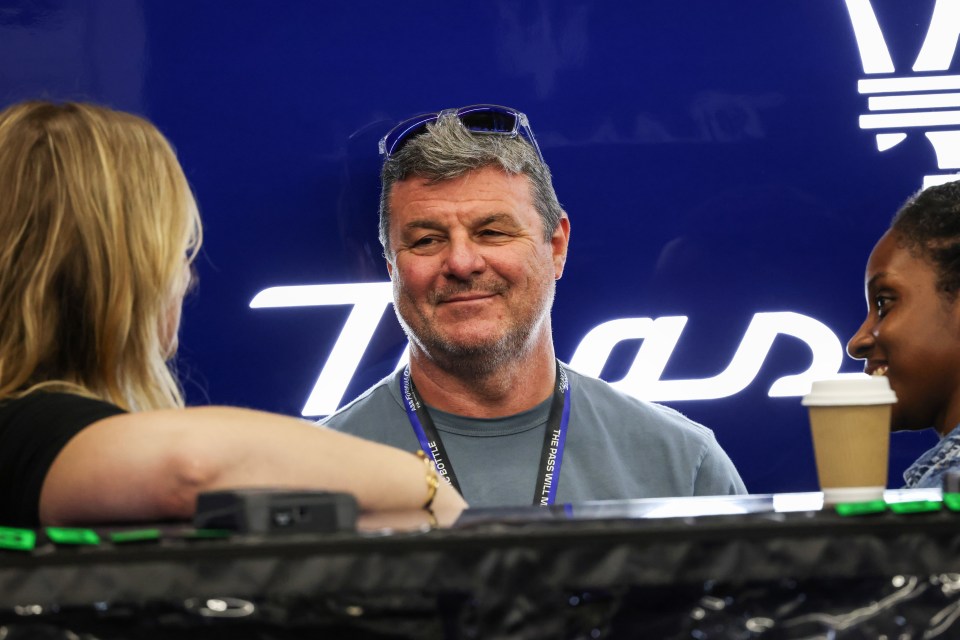 Mark Blundell talking during practice ahead of the London E-Prix.