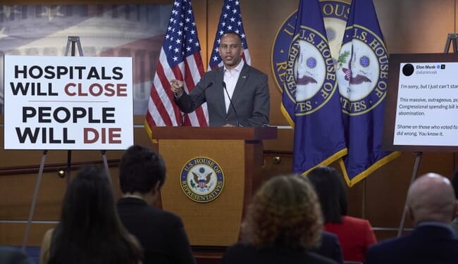 Hakeem Jeffries Threatens Donors to White House Ballroom – HotAir