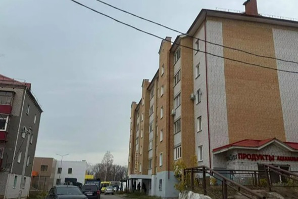 Horror as 'jealous' girl, 5, hurls family's newborn baby 40ft to his death out of fourth floor window in Russia