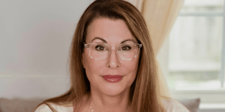 I was a ‘tradwife-in-training’ before my fiance ghosted me & left me with nothing - now I out-earn him, raking in £1m