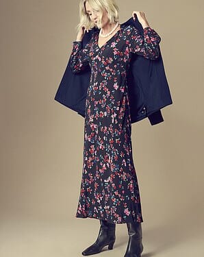 I'm a fashion editor and I hate frumpy ditsy floral dresses... but these slimming styles have changed my mind. They're flying off the shelves -and one is just £26: CLAIRE COLEMAN