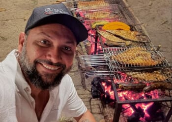 A chef tasked with crafting a vegan banquet for Prince William's eco awards has refused to prepare the 'disrespectful' menu