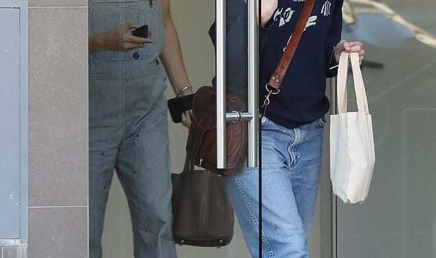 Ben Affleck's child Fin channeled their father's iconic sweater weather style as they enjoyed a fall errand run with mom Jennifer Garner in Los Angeles on Saturday