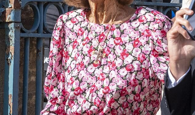 Lady Annabel Goldsmith has died aged 91, it was announced today