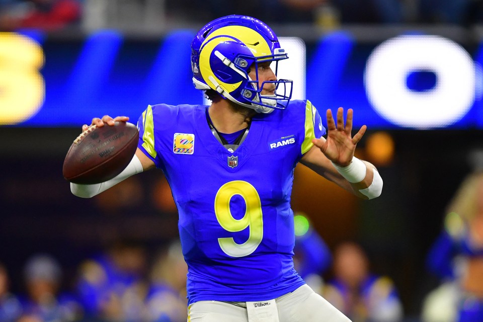 Los Angeles Rams quarterback Matthew Stafford (9) drops back to pass against the San Francisco 49ers.