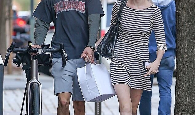 Kai Schreiber, the daughter of Naomi Watts and Liev Schreiber, looked happier than ever as she walked hand-in-hand through New York City with a mystery man