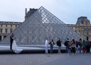 Police arrest two suspects over Paris Louvre theft