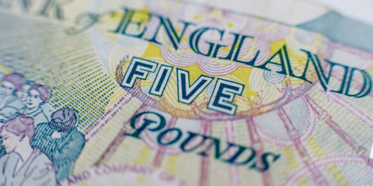 Rarest £5 note 'in existence' sells for £24,000 at UK auction