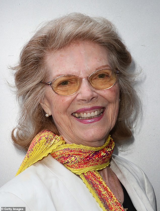 Her daughter, actress Jenna Stern, confirmed the news on Friday, revealing that Samantha passed away peacefully at her home in Sherman Oaks on Wednesday