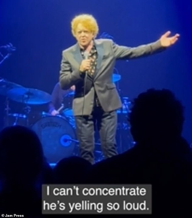 The crooner, 65, appeared to have become irked when a fan was making too much noise during one of his performances