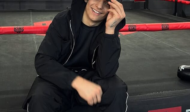 The son of late boxing legend Arturo Gatti has died at the age of 17 after being found hanged