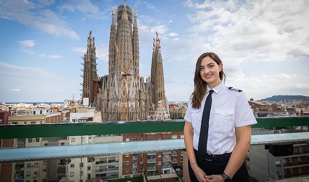 From eating habits to clothing choices, Vueling First Officer Maite Pagès (pictured) has plenty of advice to share