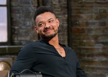 Steven Bartlett's eye-watering fortune has been revealed as he bagged a huge new investment - which has made him one of richest moguls to ever grace Dragons' Den